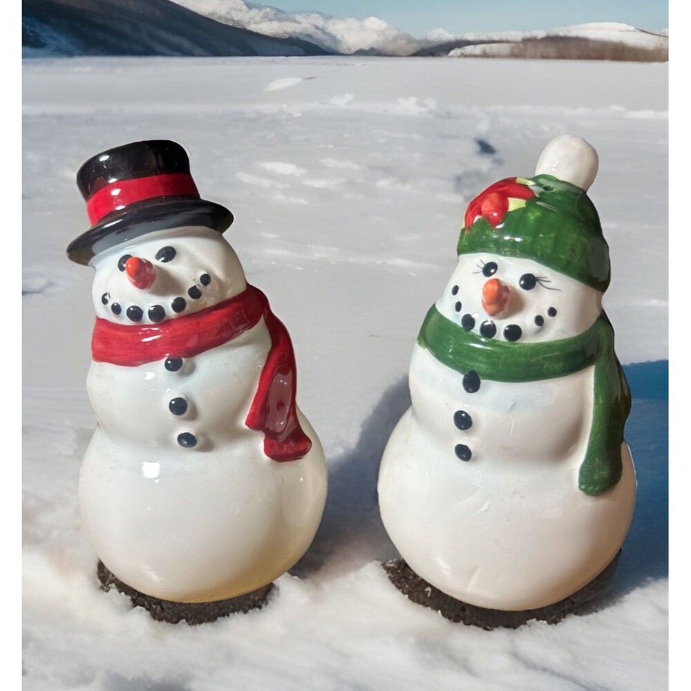 Snowfolk Salt & Pepper Shakers Publix Holiday Collectible CeramIc Snowmen NIB